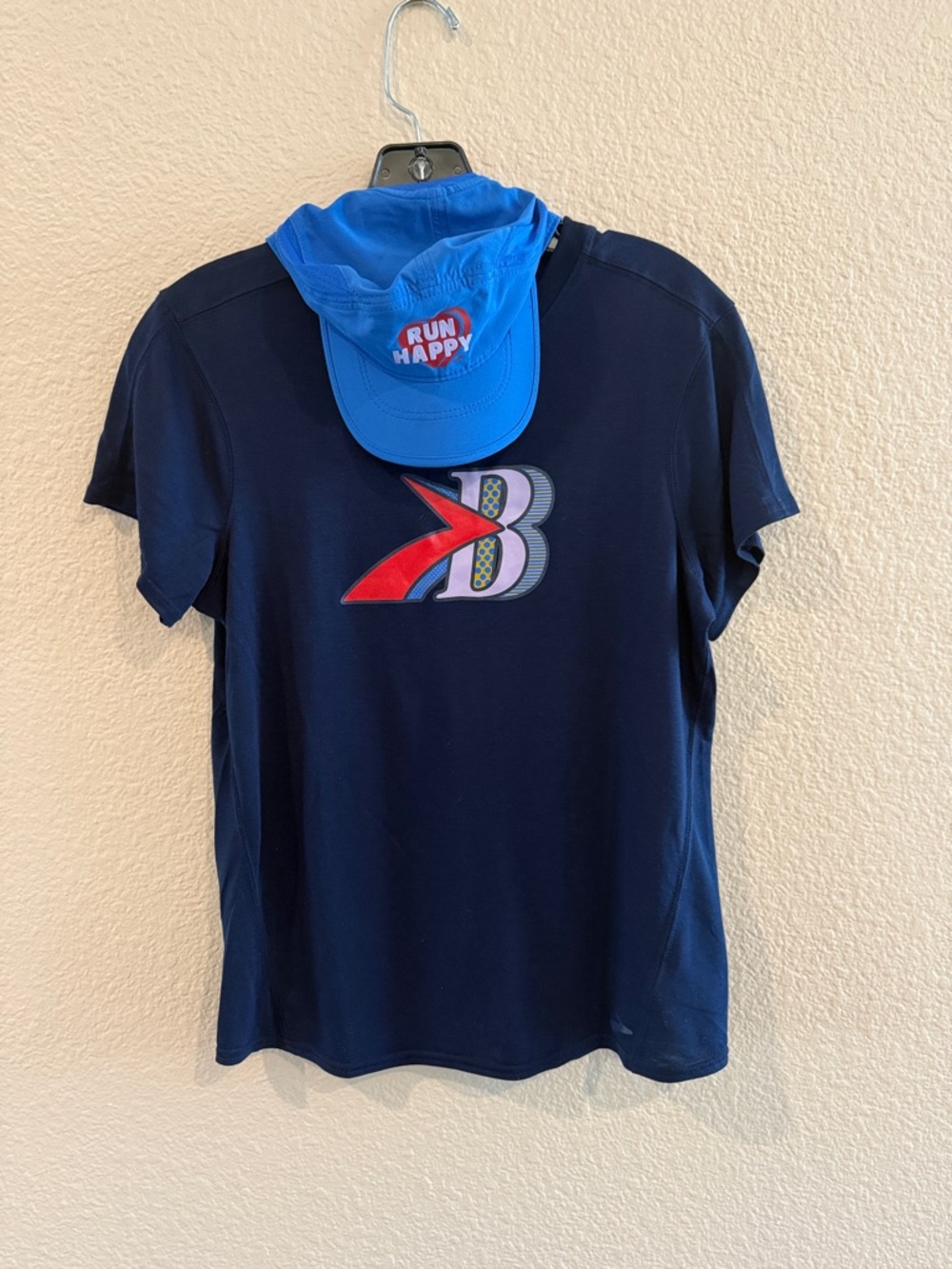 Brooks Short Sleeve Tee & Hat Bundle